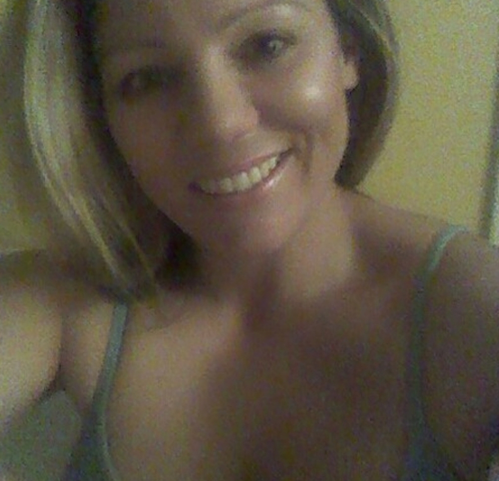 Meet your Posher, April.